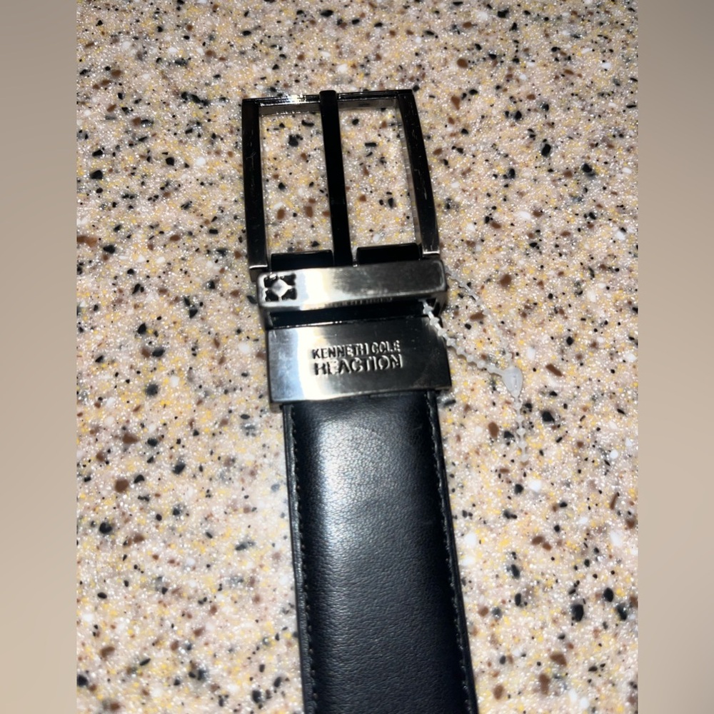 Kenneth Cole Reaction 2 sided interchangeable, Black and Brown Belt. NWOT